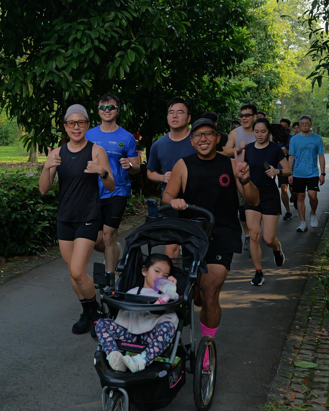 A pacer running beside a first-timer